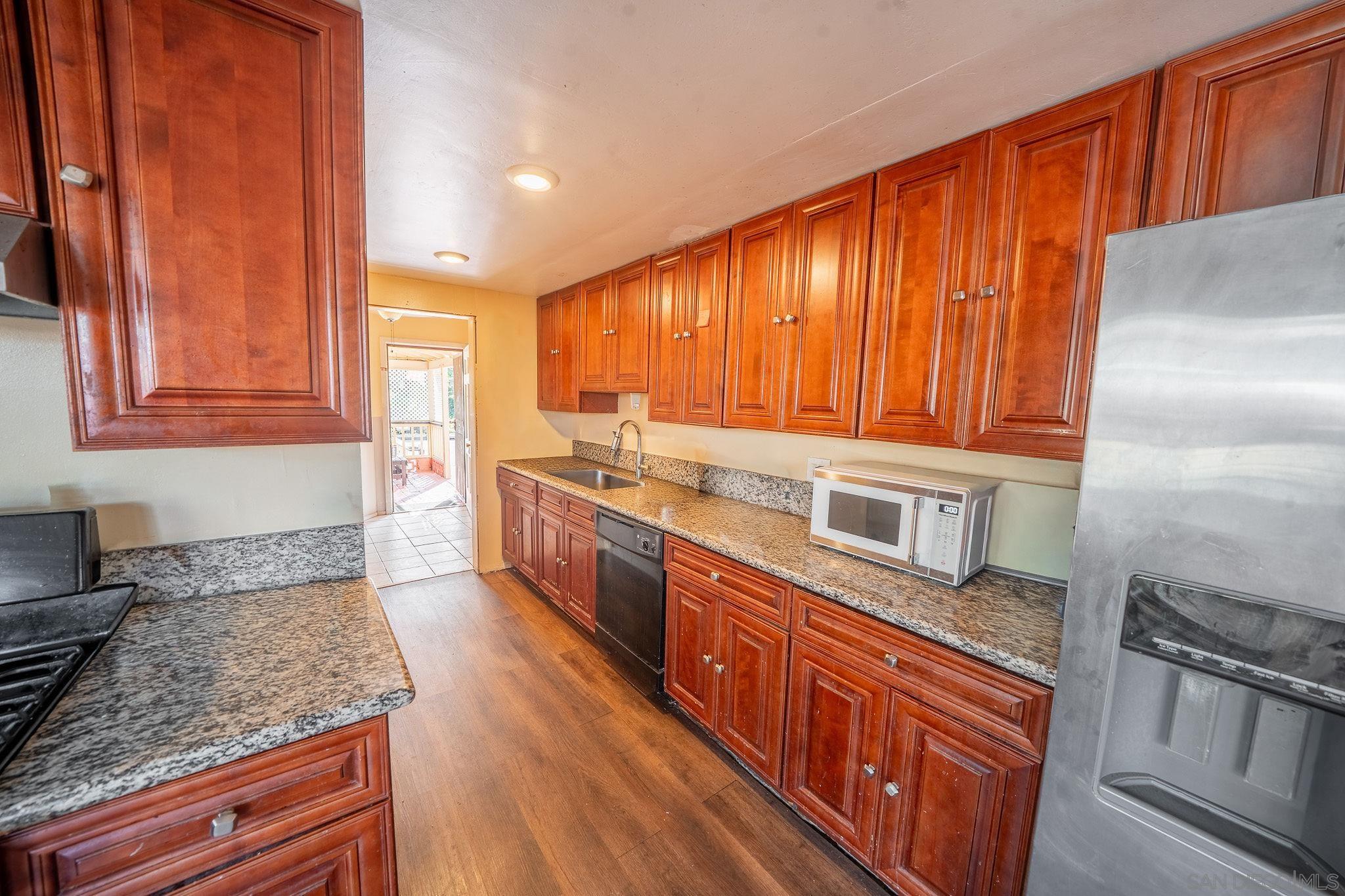 Detail Gallery Image 2 of 26 For 3214  Winlow St, San Diego,  CA 92105 - 3 Beds | 2 Baths