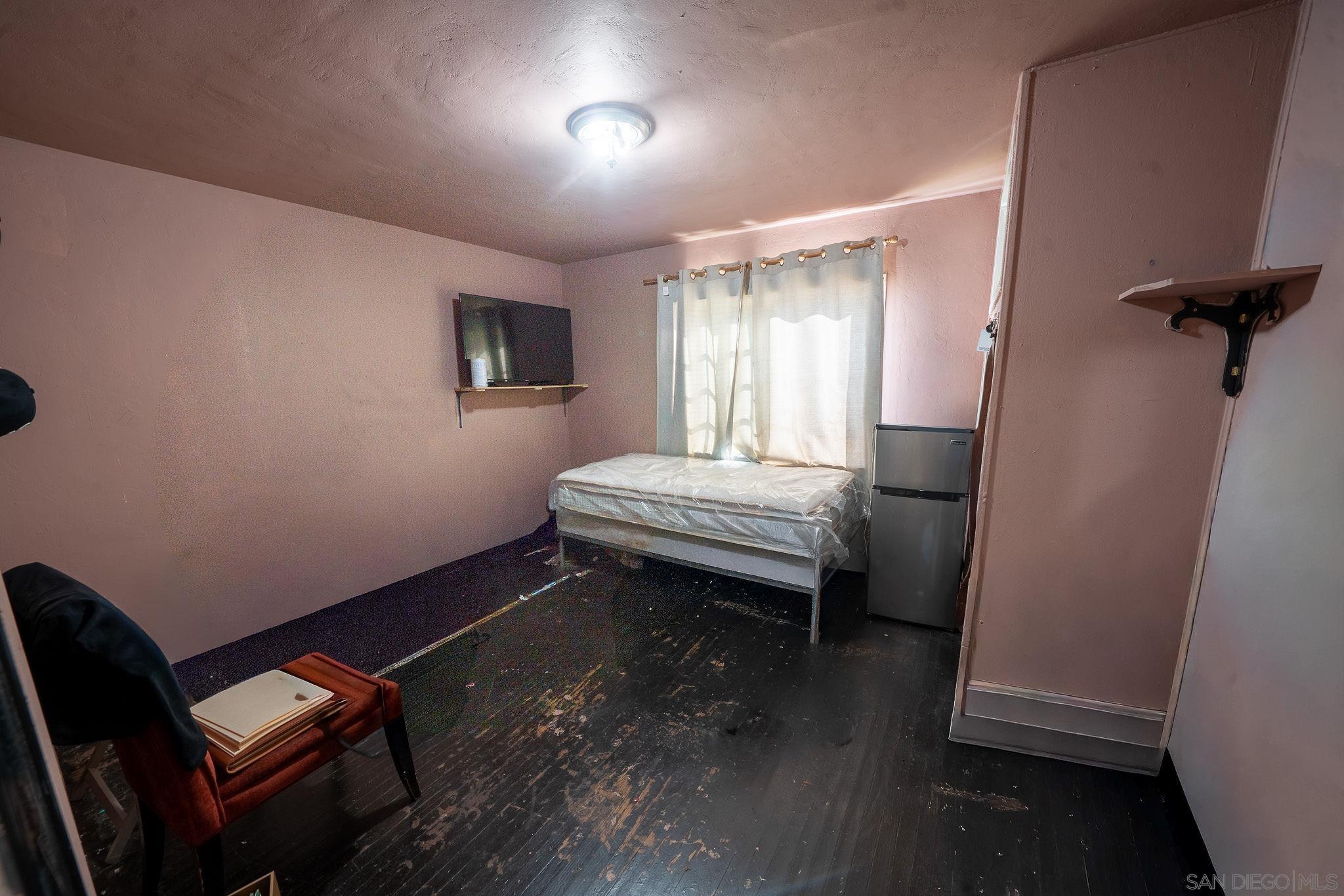 Detail Gallery Image 11 of 26 For 3214  Winlow St, San Diego,  CA 92105 - 3 Beds | 2 Baths