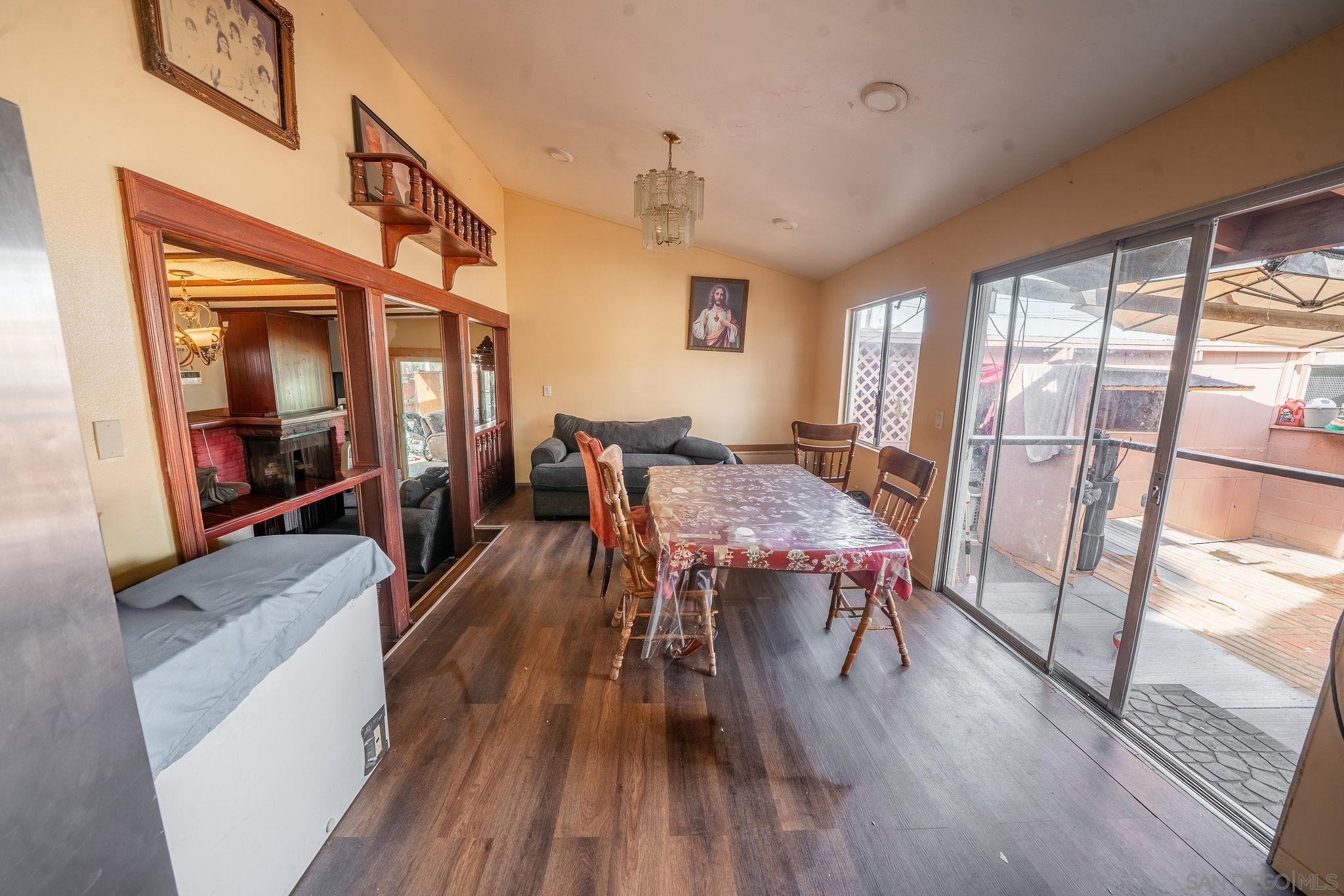 Detail Gallery Image 7 of 26 For 3214  Winlow St, San Diego,  CA 92105 - 3 Beds | 2 Baths