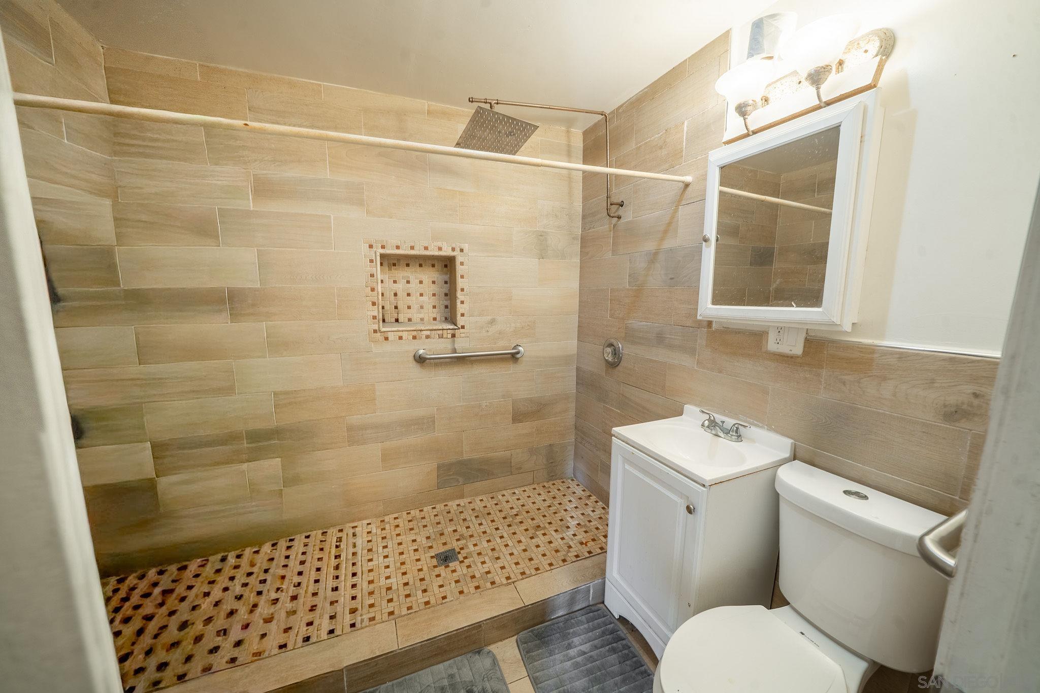 Detail Gallery Image 8 of 26 For 3214  Winlow St, San Diego,  CA 92105 - 3 Beds | 2 Baths