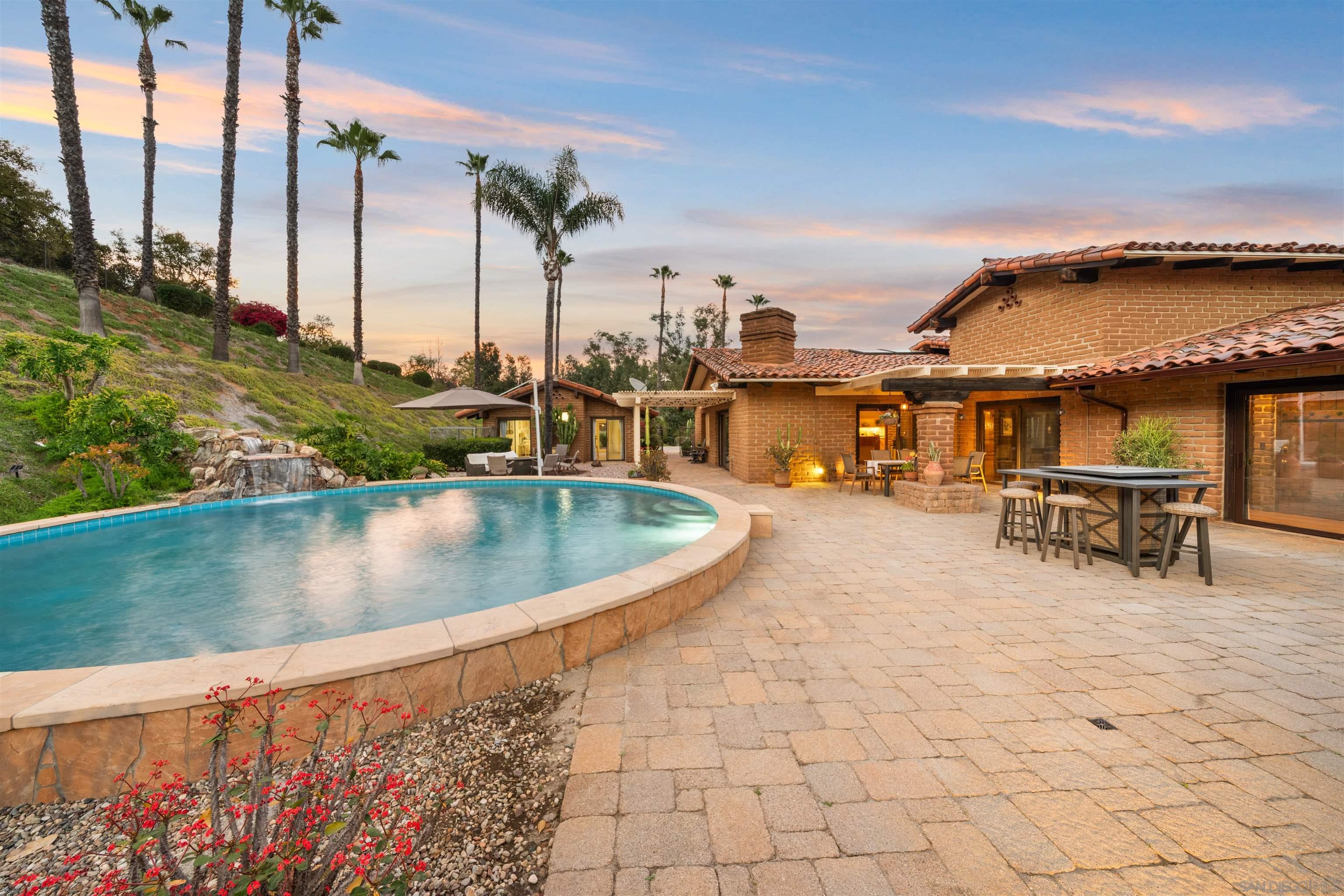 Detail Gallery Image 13 of 75 For 1951  Cloverdale Rd, Escondido,  CA 92027 - 4 Beds | 4/1 Baths