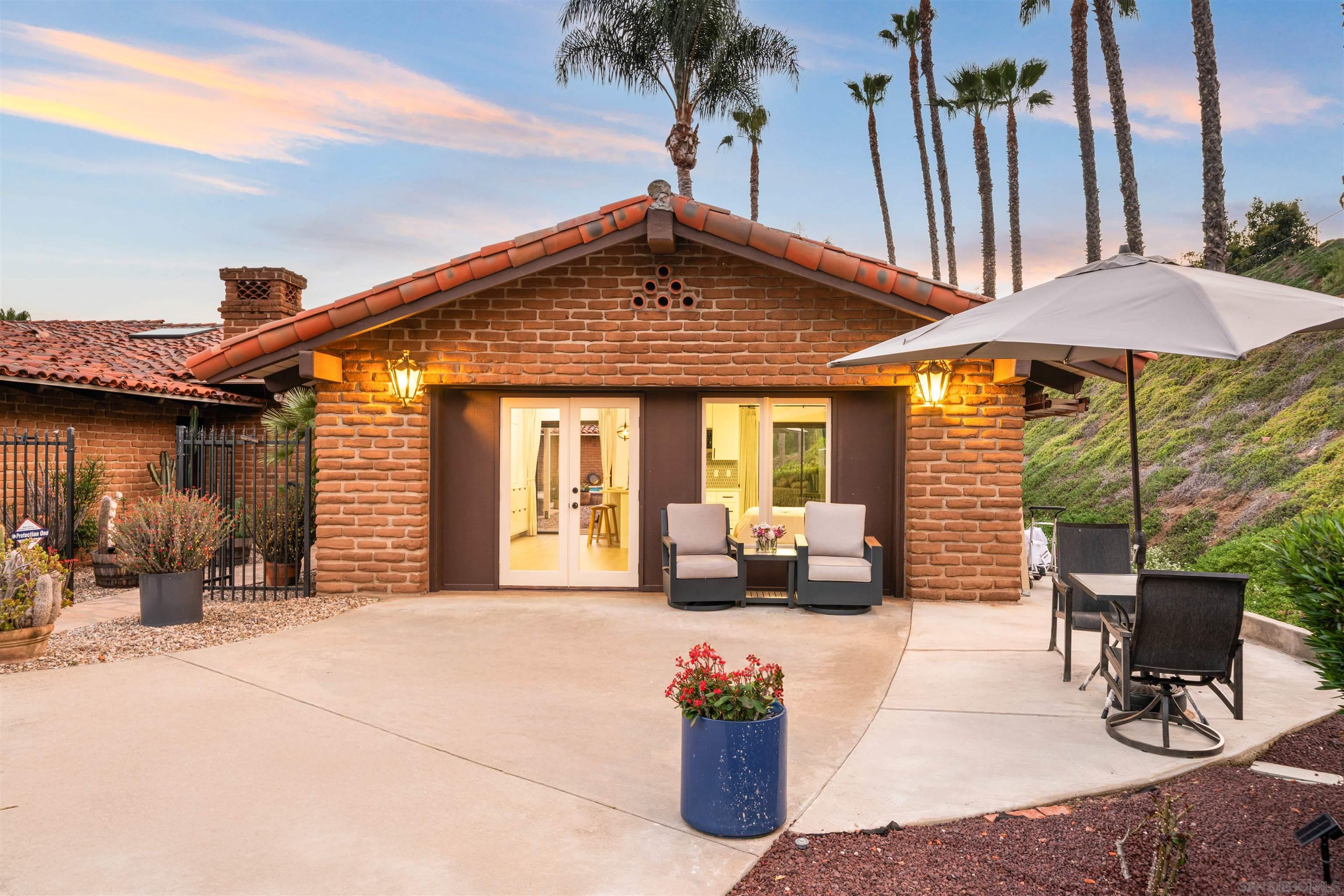 Detail Gallery Image 18 of 75 For 1951  Cloverdale Rd, Escondido,  CA 92027 - 4 Beds | 4/1 Baths