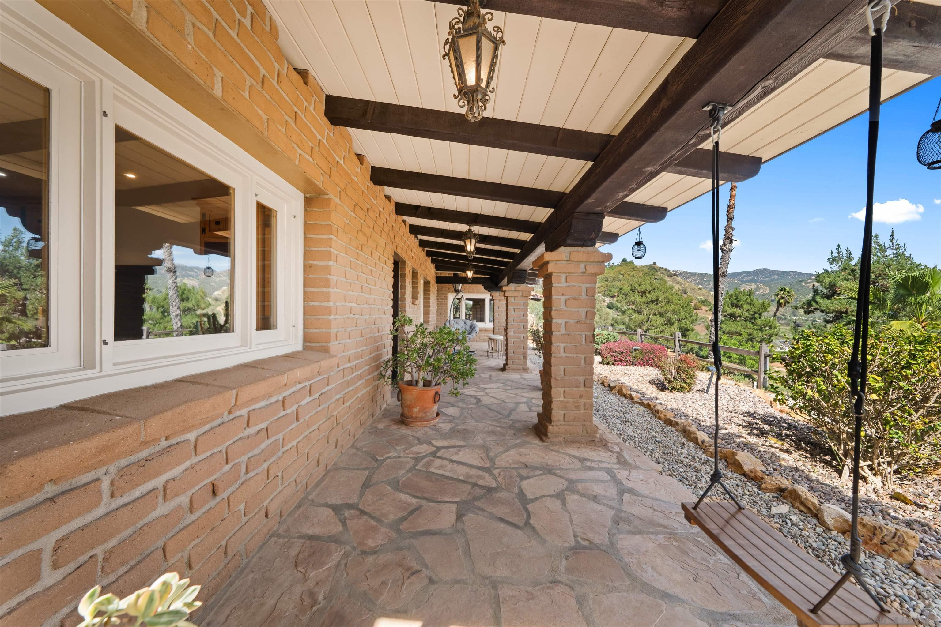 Detail Gallery Image 19 of 75 For 1951  Cloverdale Rd, Escondido,  CA 92027 - 4 Beds | 4/1 Baths