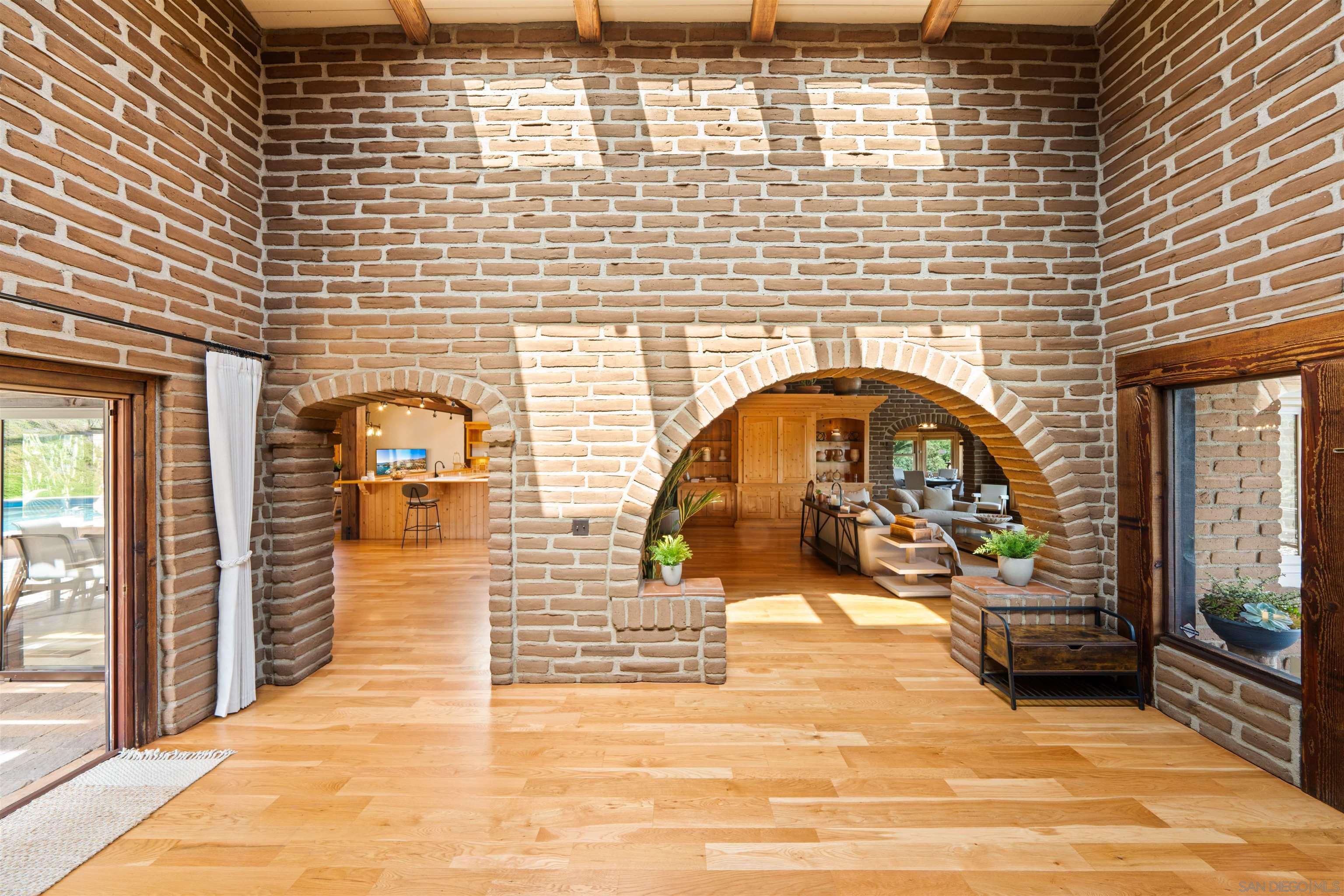 Detail Gallery Image 24 of 75 For 1951  Cloverdale Rd, Escondido,  CA 92027 - 4 Beds | 4/1 Baths