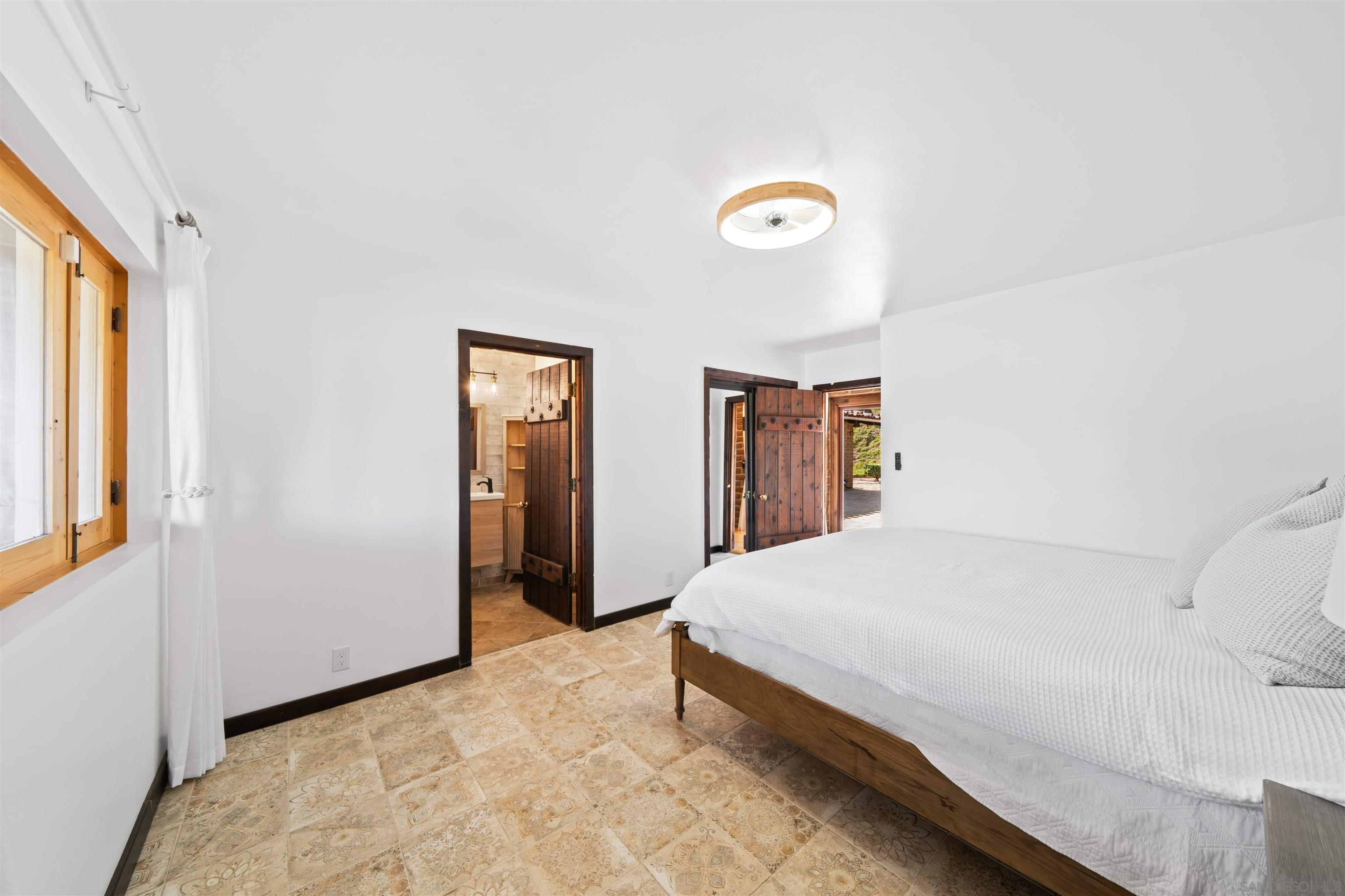 Detail Gallery Image 40 of 75 For 1951  Cloverdale Rd, Escondido,  CA 92027 - 4 Beds | 4/1 Baths