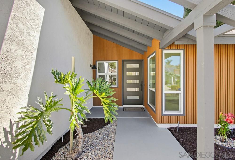 Detail Gallery Image 5 of 39 For 9555  via Pereza, San Diego,  CA 92129 - 4 Beds | 2 Baths