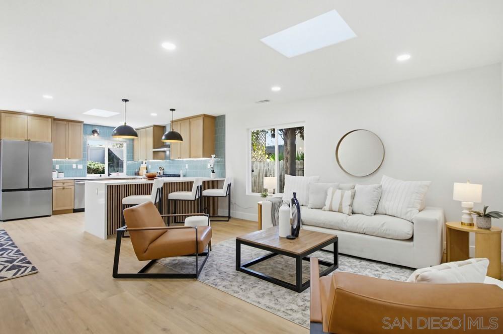 Detail Gallery Image 7 of 39 For 9555  via Pereza, San Diego,  CA 92129 - 4 Beds | 2 Baths