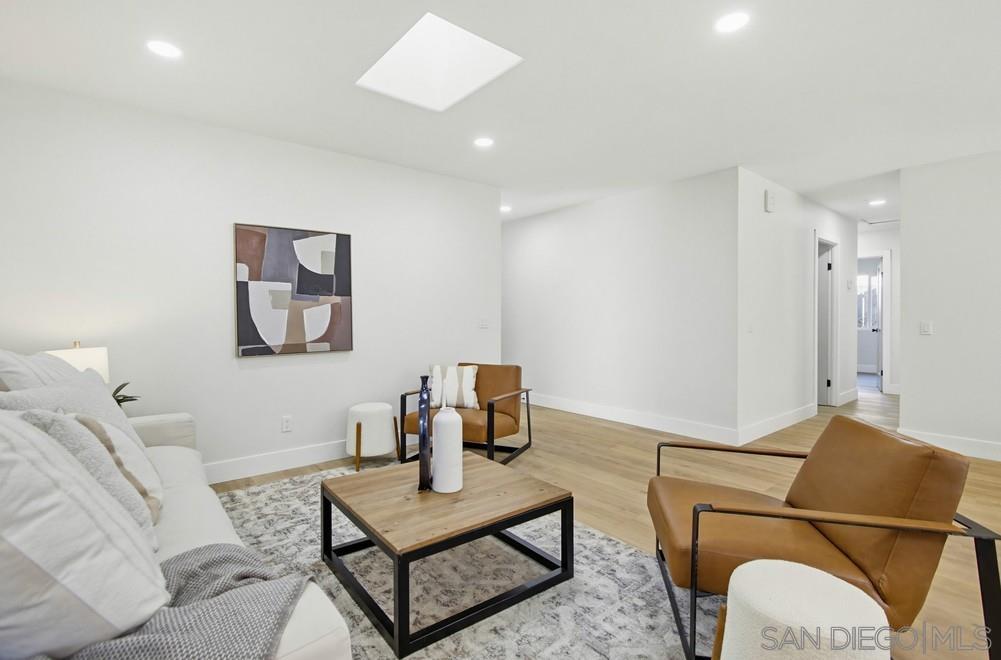 Detail Gallery Image 8 of 39 For 9555  via Pereza, San Diego,  CA 92129 - 4 Beds | 2 Baths