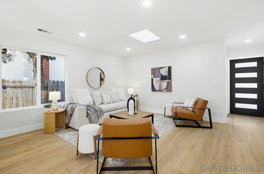 Detail Gallery Image 9 of 39 For 9555  via Pereza, San Diego,  CA 92129 - 4 Beds | 2 Baths