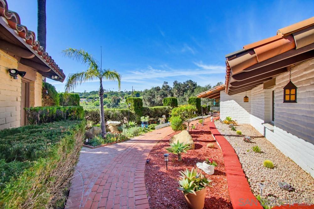 Detail Gallery Image 6 of 41 For 2835  Verda Ave., Escondido,  CA 92025 - 3 Beds | 3 Baths