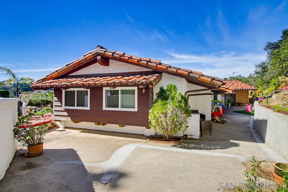 Detail Gallery Image 9 of 41 For 2835  Verda Ave., Escondido,  CA 92025 - 3 Beds | 3 Baths