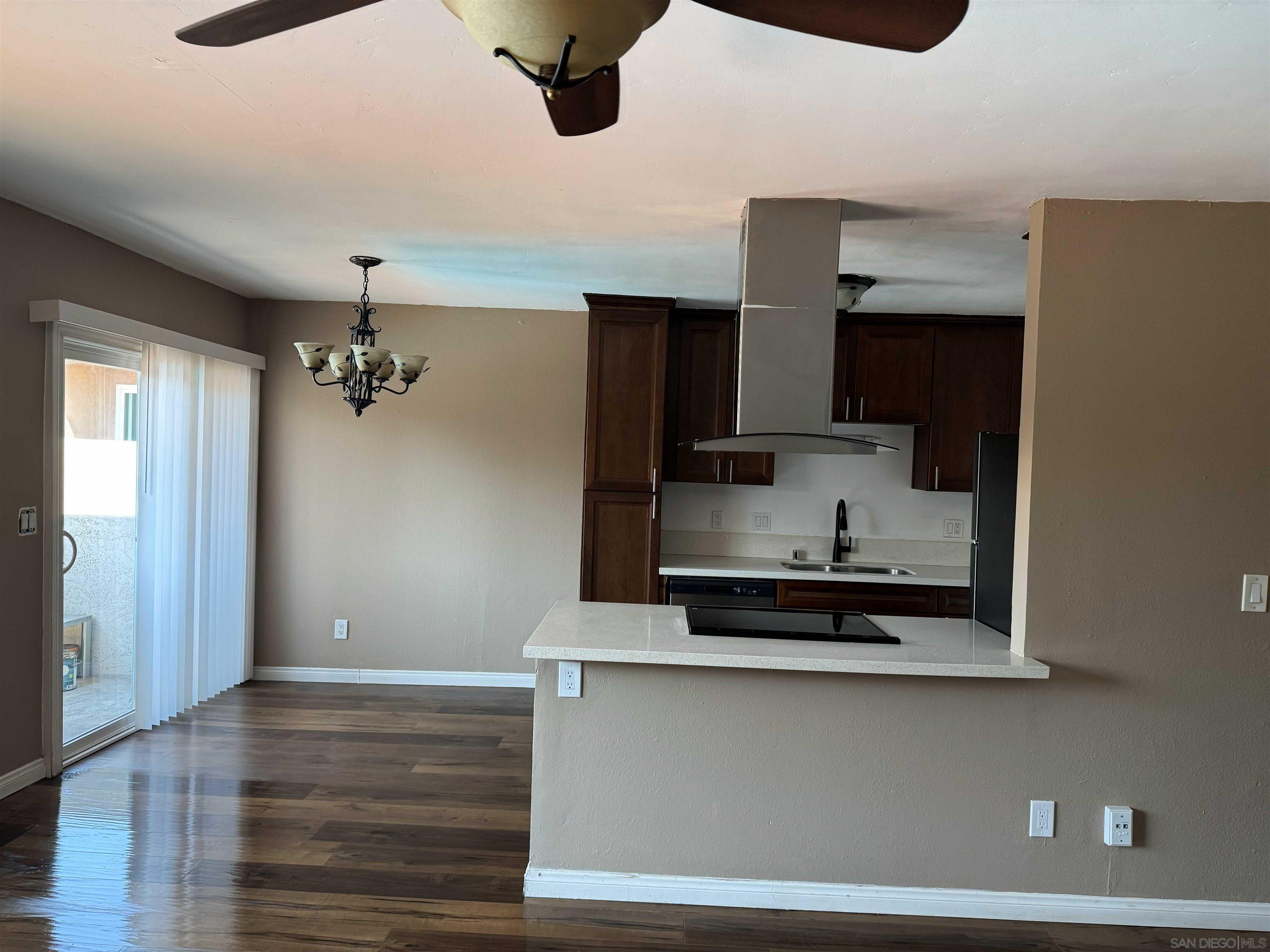 Front Image Thumbnail for SD260006400