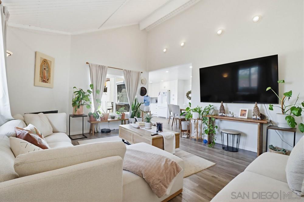 Detail Gallery Image 6 of 40 For 6837  Parkside Ave, San Diego,  CA 92139 - 2 Beds | 2 Baths