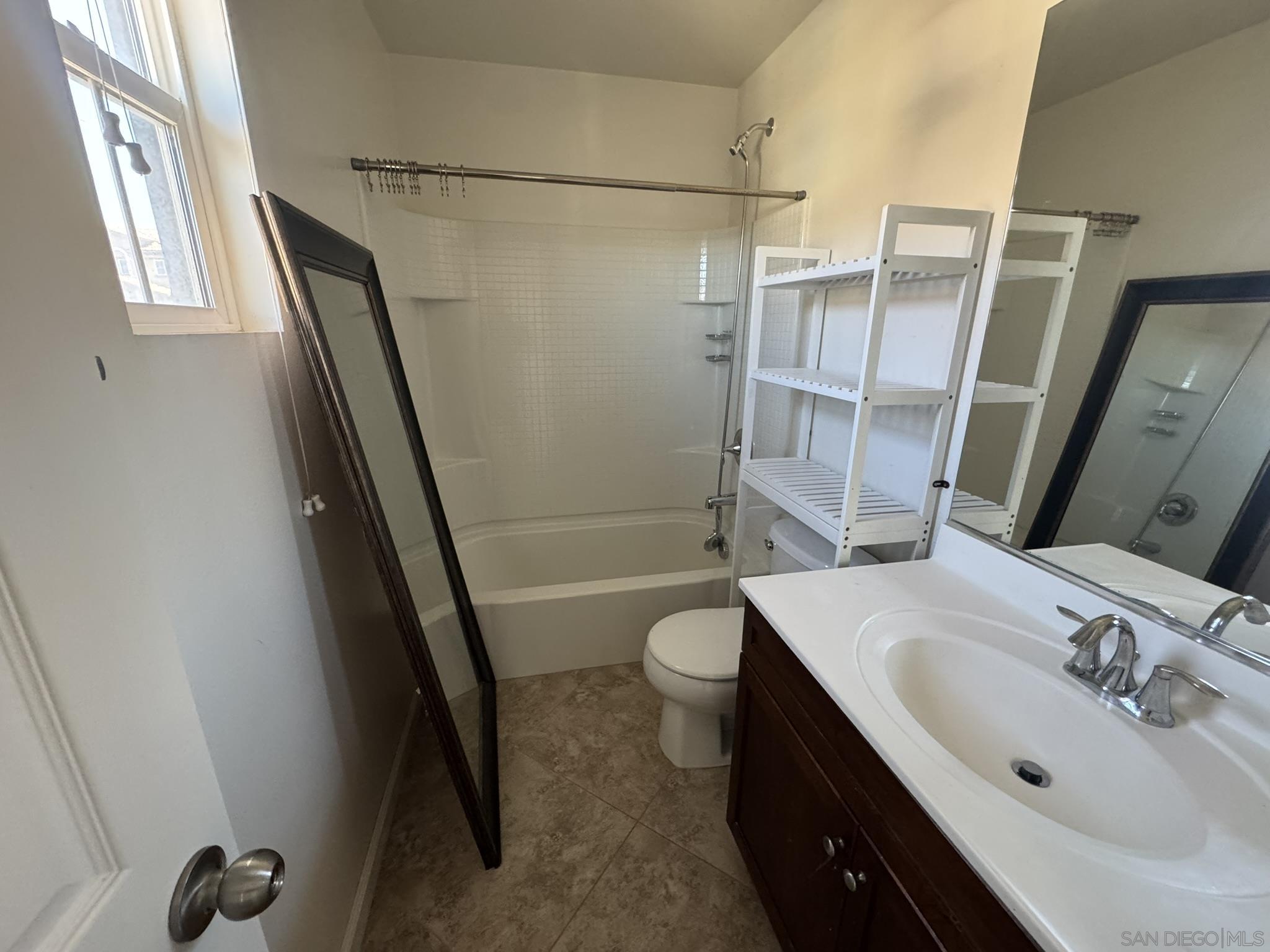 Detail Gallery Image 19 of 46 For 1206  Calabria St, Santee,  CA 92071 - 3 Beds | 3/1 Baths