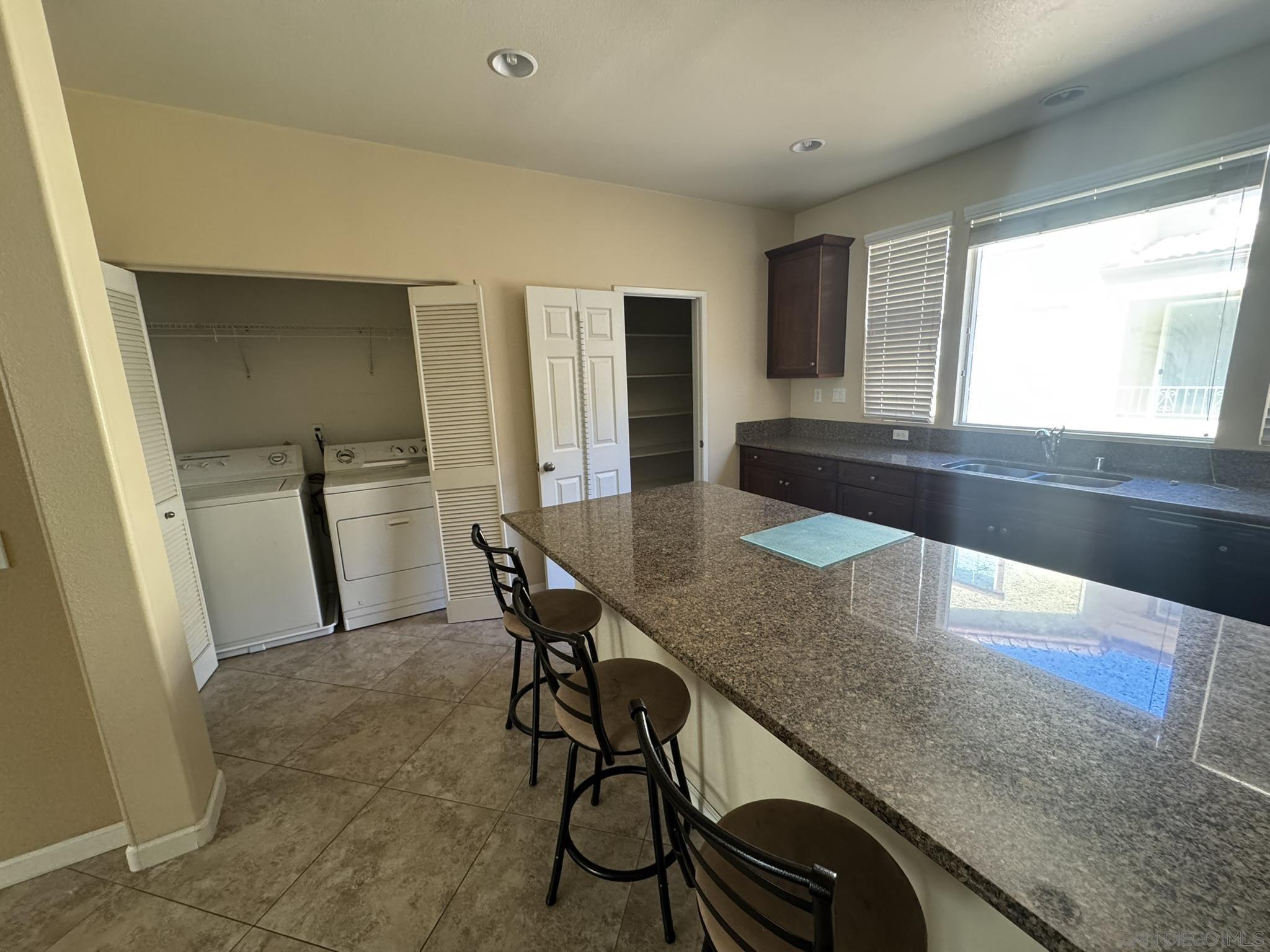 Detail Gallery Image 6 of 46 For 1206  Calabria St, Santee,  CA 92071 - 3 Beds | 3/1 Baths