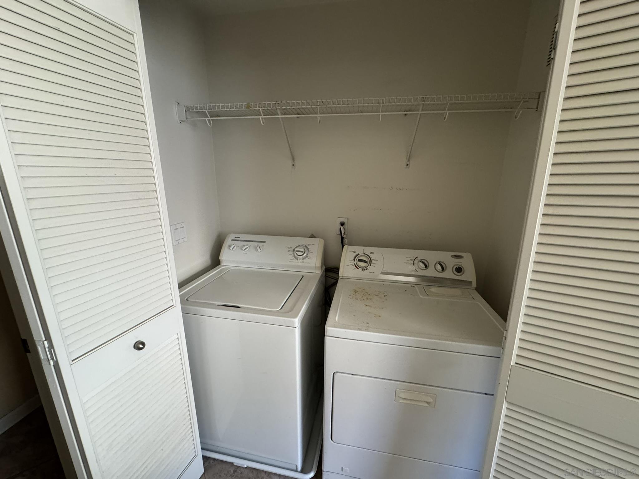 Detail Gallery Image 7 of 46 For 1206  Calabria St, Santee,  CA 92071 - 3 Beds | 3/1 Baths