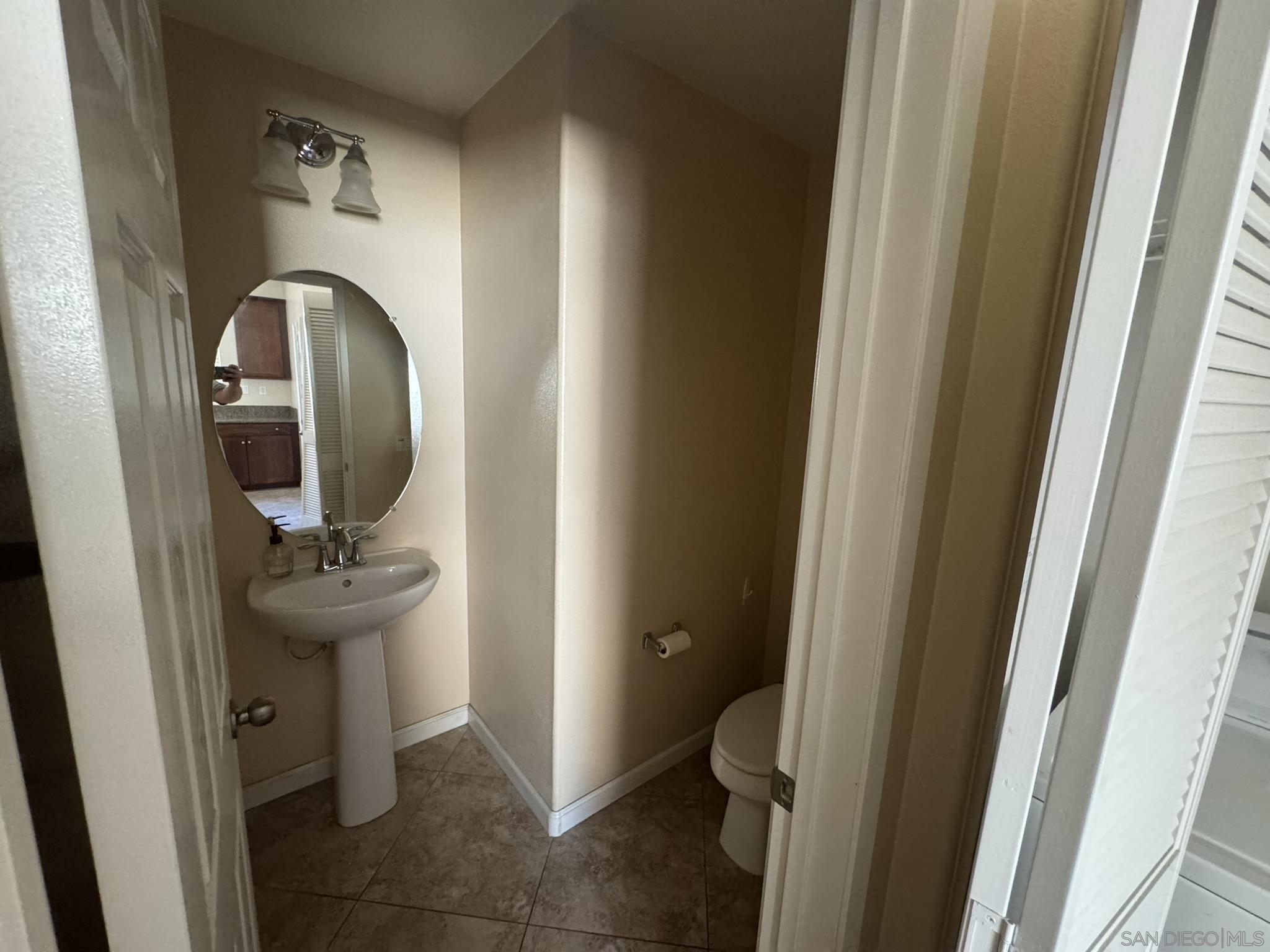 Detail Gallery Image 8 of 46 For 1206  Calabria St, Santee,  CA 92071 - 3 Beds | 3/1 Baths