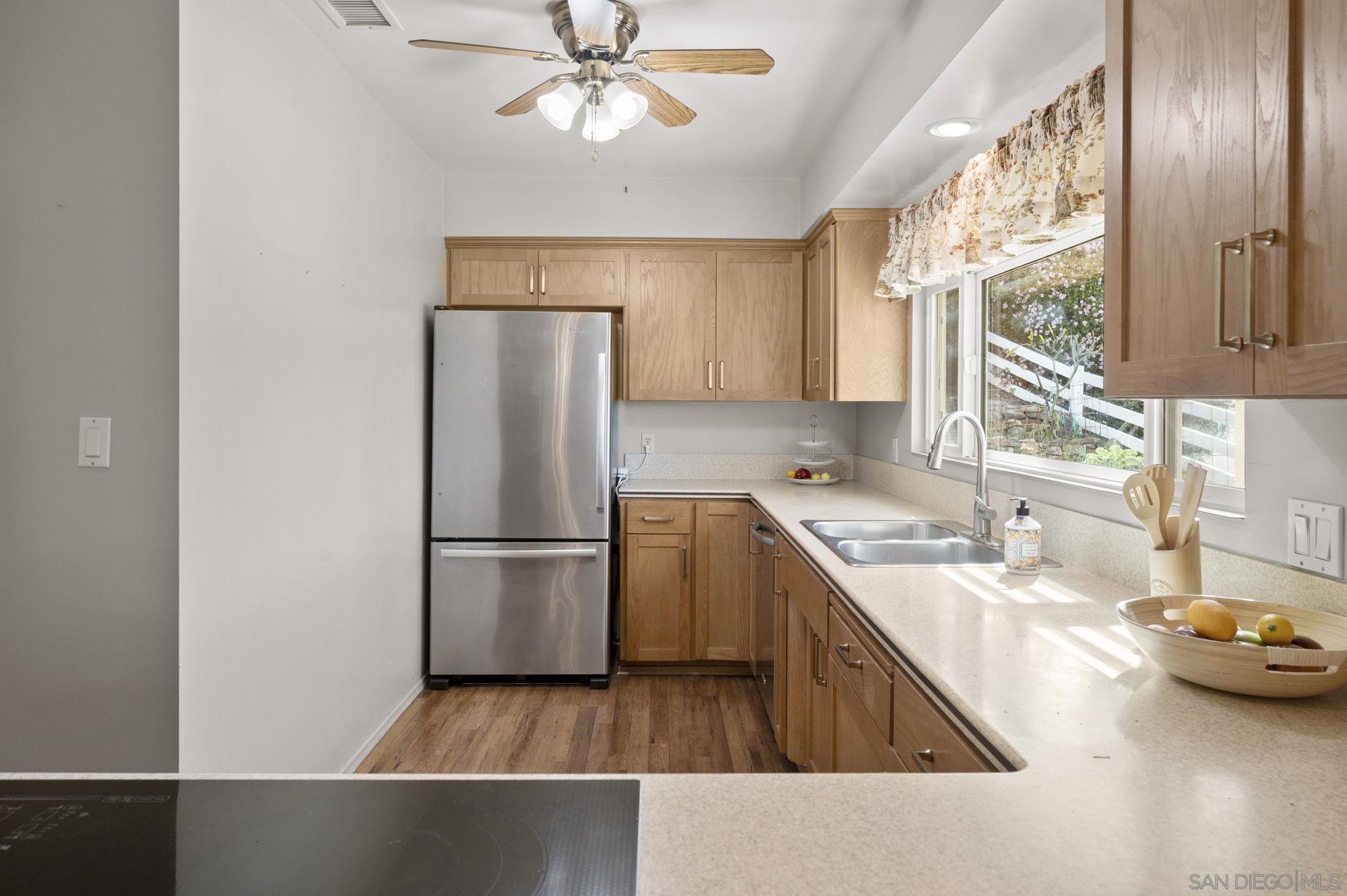 Detail Gallery Image 11 of 50 For 7849  Highwood Ave, La Mesa,  CA 91941 - 3 Beds | 2 Baths