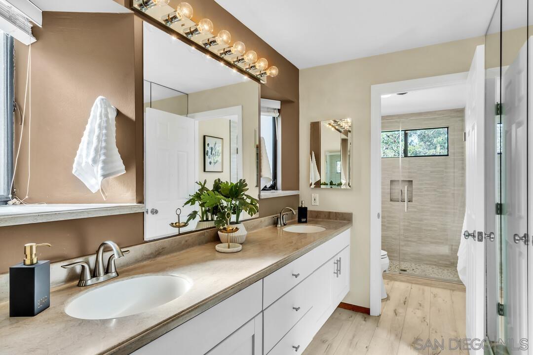 Detail Gallery Image 16 of 37 For 8870  Villa La Jolla Dr  #205,  La Jolla,  CA 92037 - 3 Beds | 2 Baths