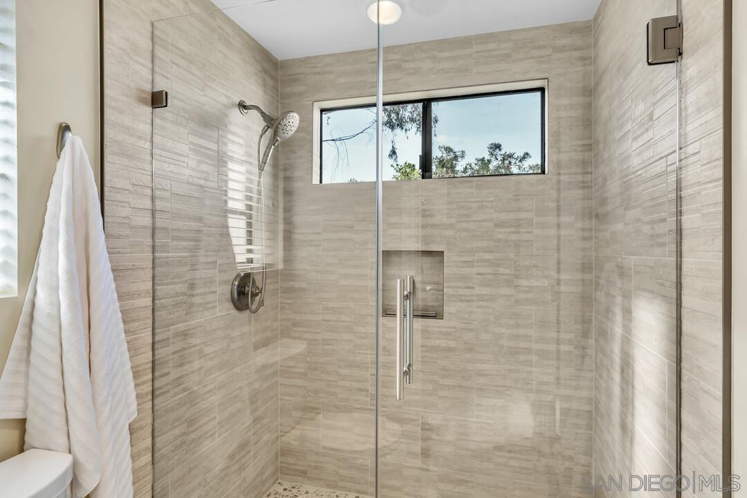 Detail Gallery Image 17 of 37 For 8870  Villa La Jolla Dr  #205,  La Jolla,  CA 92037 - 3 Beds | 2 Baths