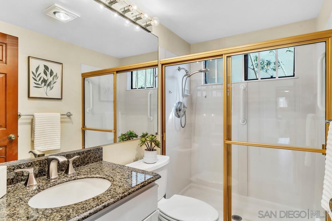 Detail Gallery Image 23 of 37 For 8870  Villa La Jolla Dr  #205,  La Jolla,  CA 92037 - 3 Beds | 2 Baths