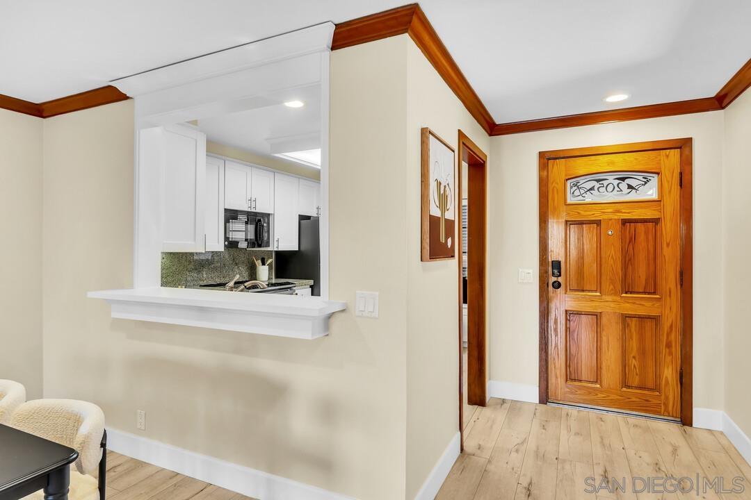 Detail Gallery Image 24 of 37 For 8870  Villa La Jolla Dr  #205,  La Jolla,  CA 92037 - 3 Beds | 2 Baths