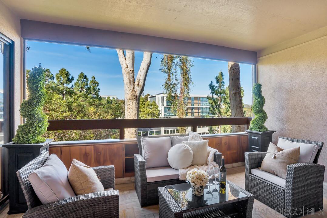 Detail Gallery Image 29 of 37 For 8870  Villa La Jolla Dr  #205,  La Jolla,  CA 92037 - 3 Beds | 2 Baths