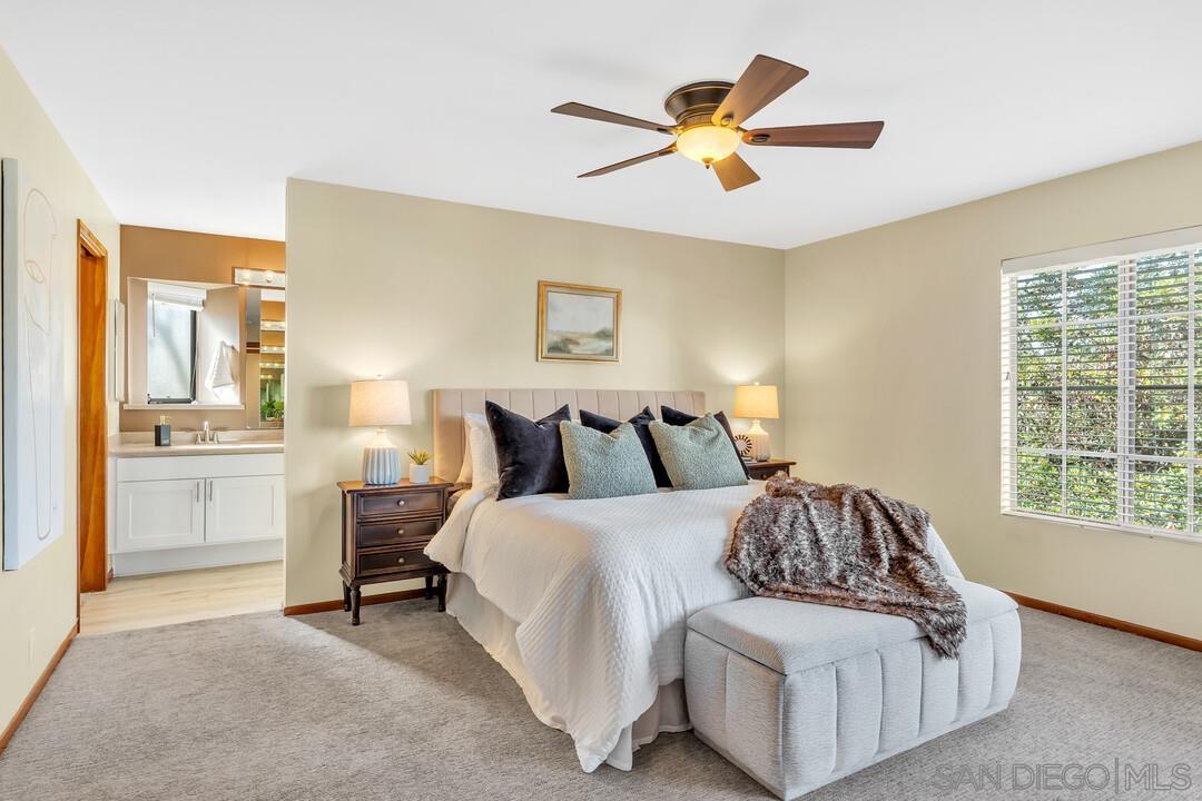 Detail Gallery Image 4 of 37 For 8870  Villa La Jolla Dr  #205,  La Jolla,  CA 92037 - 3 Beds | 2 Baths