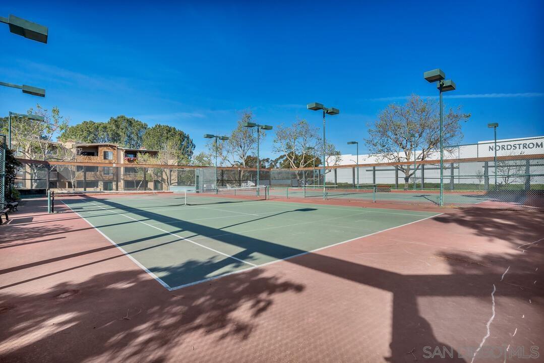 Detail Gallery Image 32 of 37 For 8870  Villa La Jolla Dr  #205,  La Jolla,  CA 92037 - 3 Beds | 2 Baths