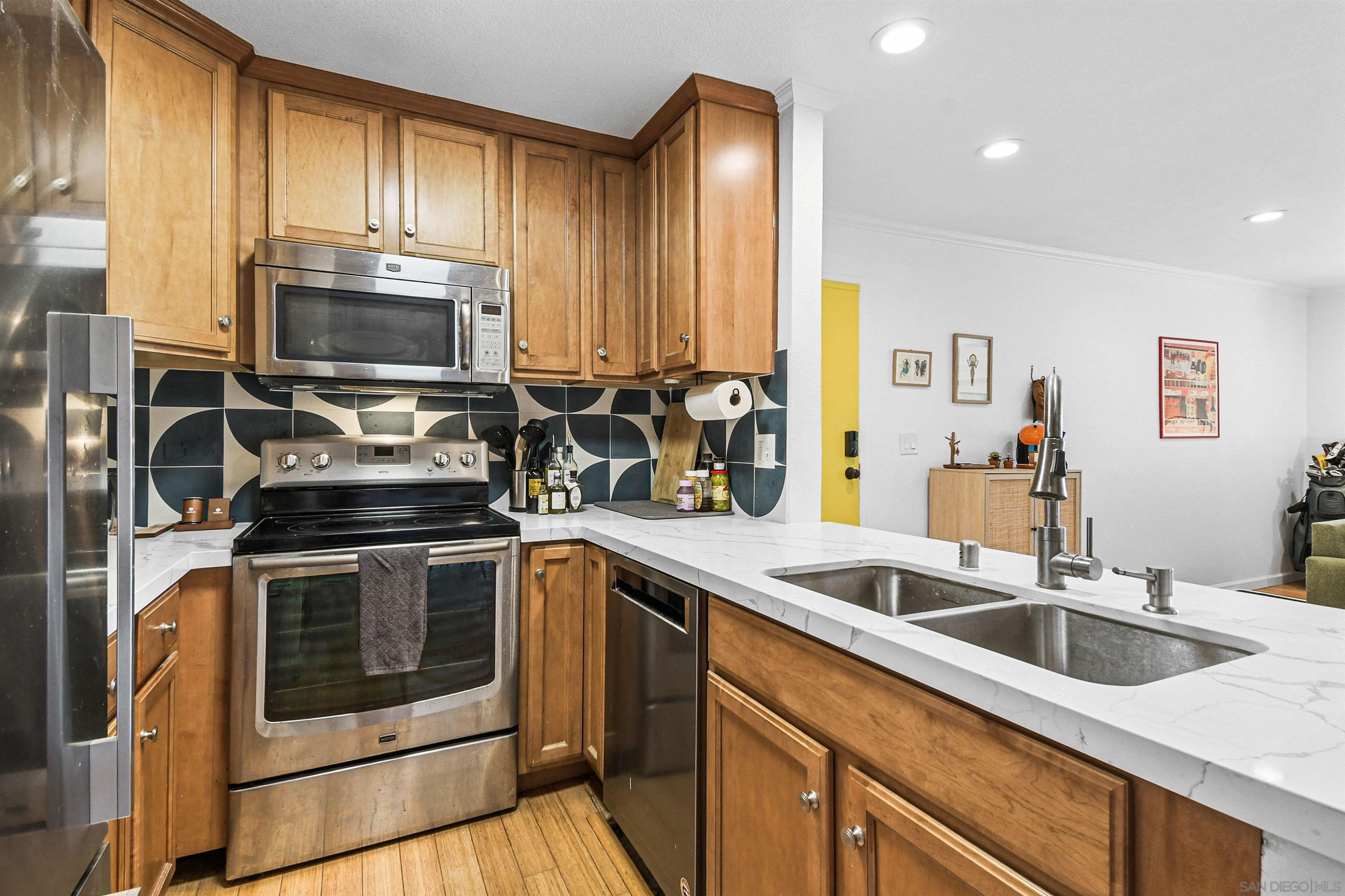 Detail Gallery Image 11 of 28 For 3940  Dove Street  #101,  San Diego,  CA 92103 - 2 Beds | 2 Baths