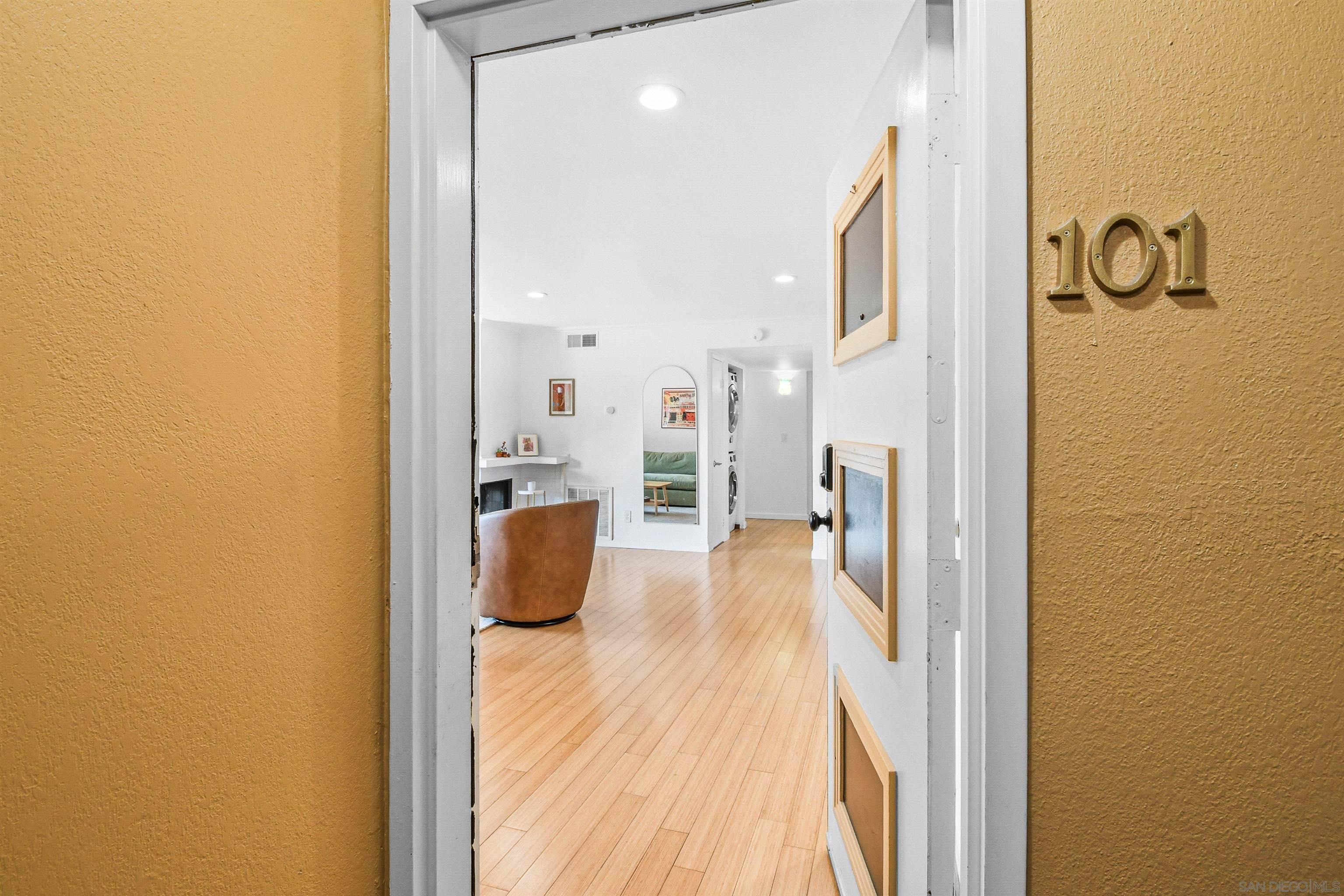 Detail Gallery Image 5 of 28 For 3940  Dove Street  #101,  San Diego,  CA 92103 - 2 Beds | 2 Baths