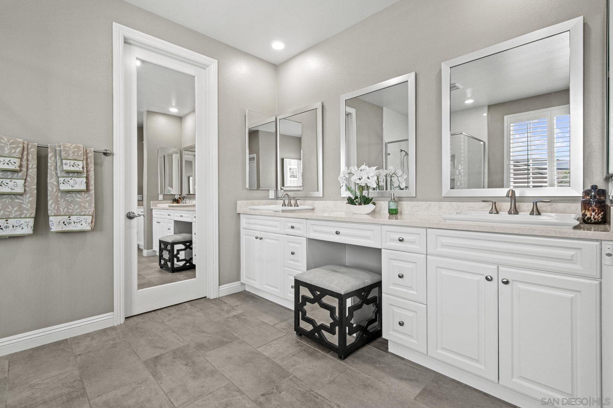 Detail Gallery Image 14 of 26 For 2031  Wagon Wheel Ct, Escondido,  CA 92026 - 5 Beds | 4 Baths