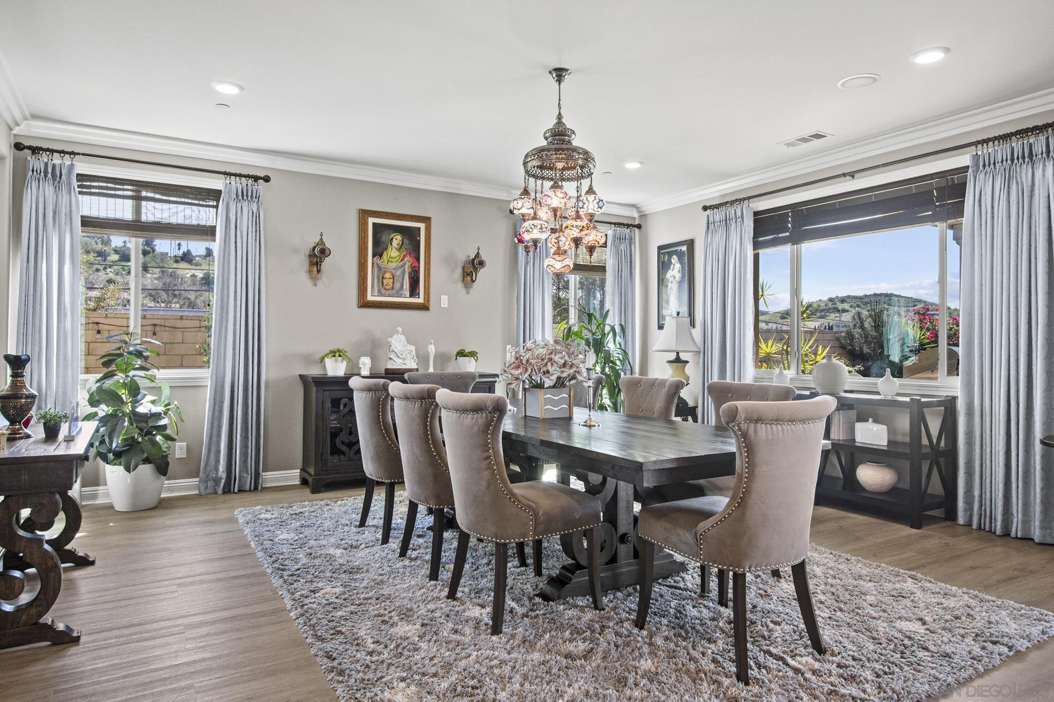 Detail Gallery Image 4 of 26 For 2031  Wagon Wheel Ct, Escondido,  CA 92026 - 5 Beds | 4 Baths