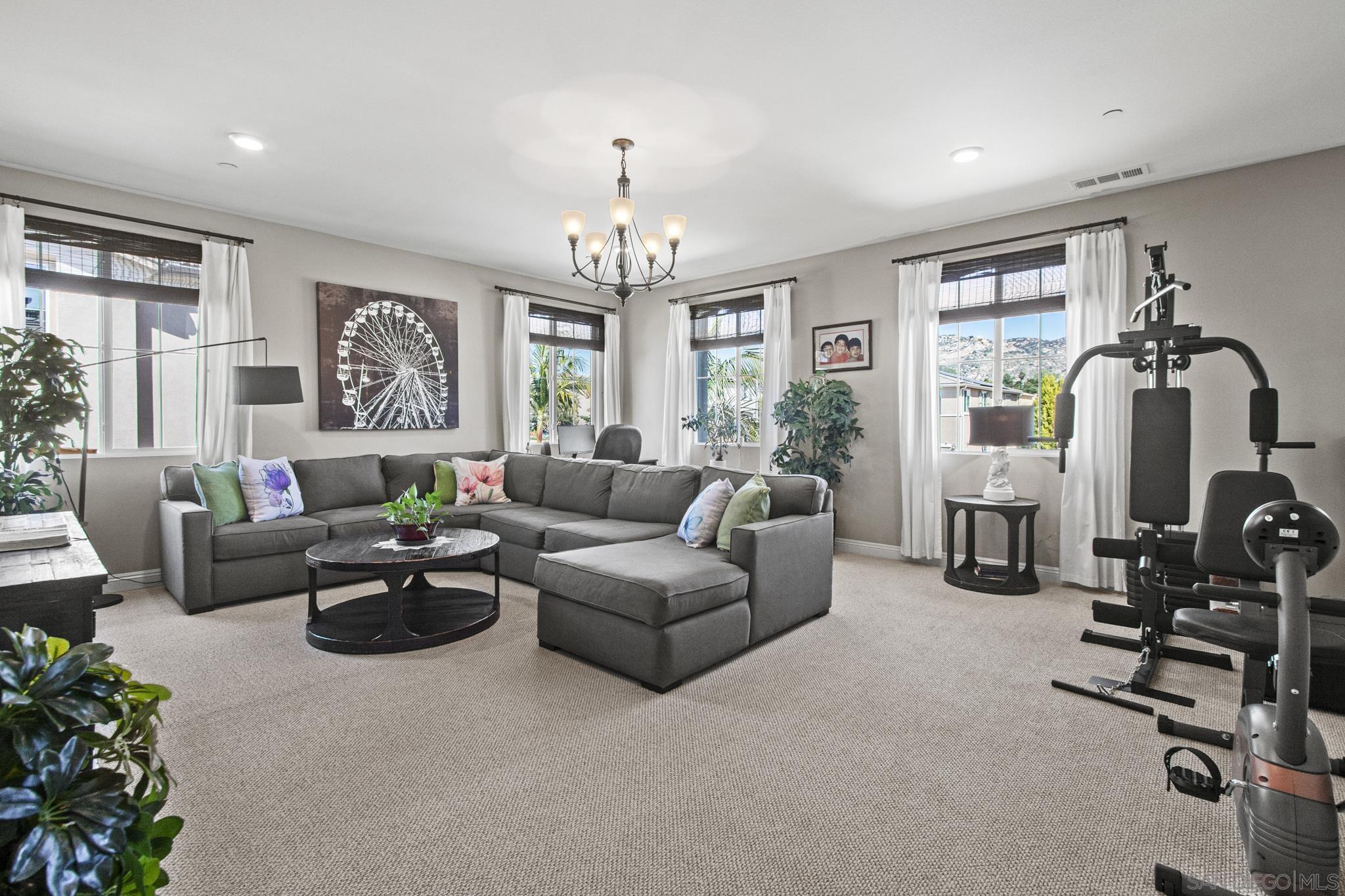 Detail Gallery Image 6 of 26 For 2031  Wagon Wheel Ct, Escondido,  CA 92026 - 5 Beds | 4 Baths