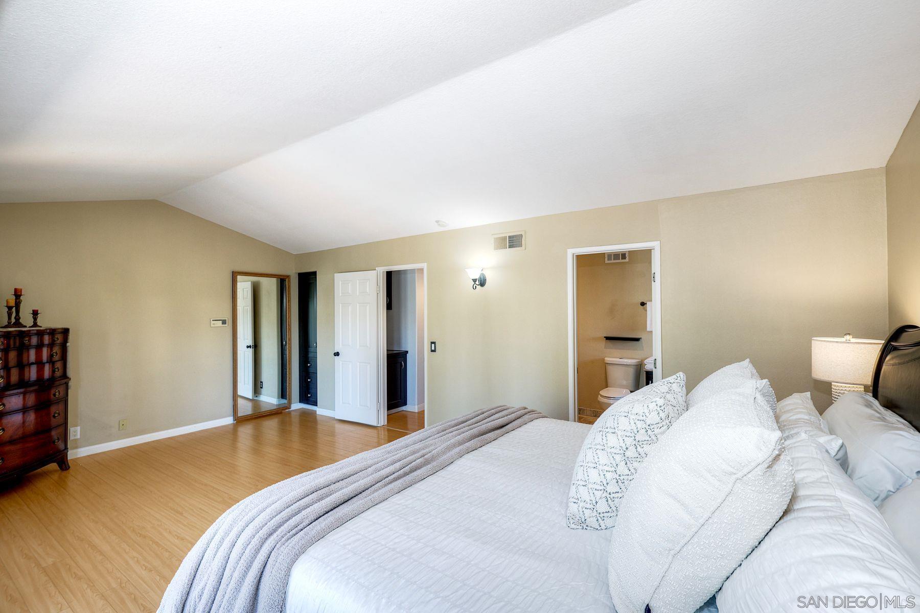 Detail Gallery Image 18 of 40 For 13976  Country Creek Rd, Poway,  CA 92064 - 4 Beds | 3/1 Baths