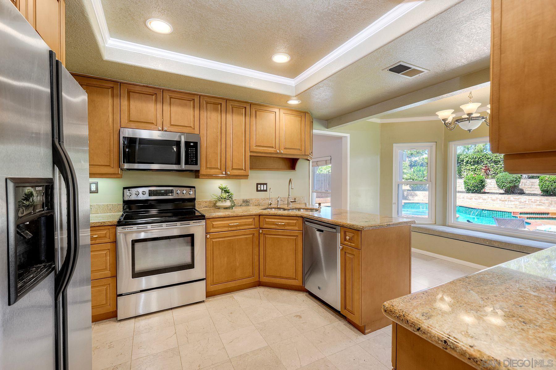 Detail Gallery Image 7 of 40 For 13976  Country Creek Rd, Poway,  CA 92064 - 4 Beds | 3/1 Baths