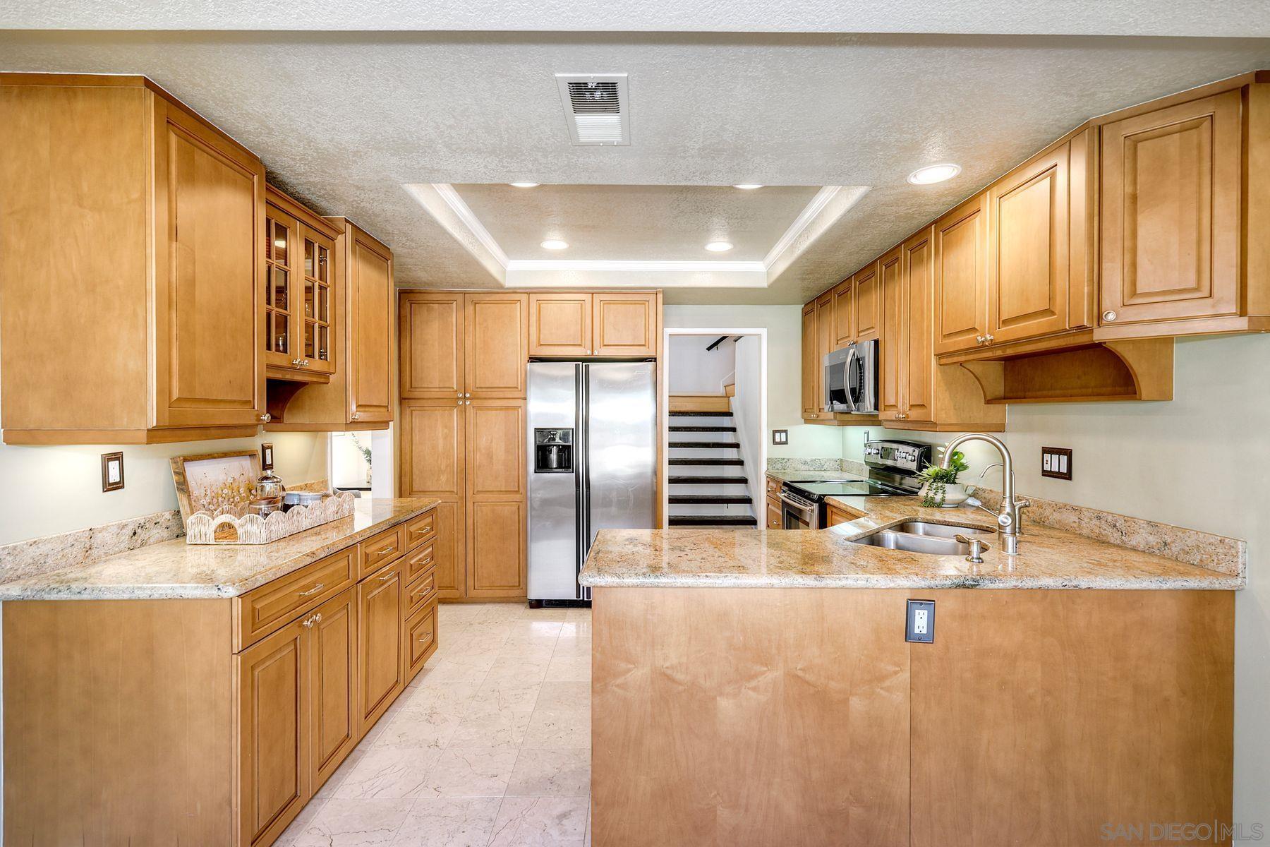 Detail Gallery Image 9 of 40 For 13976  Country Creek Rd, Poway,  CA 92064 - 4 Beds | 3/1 Baths