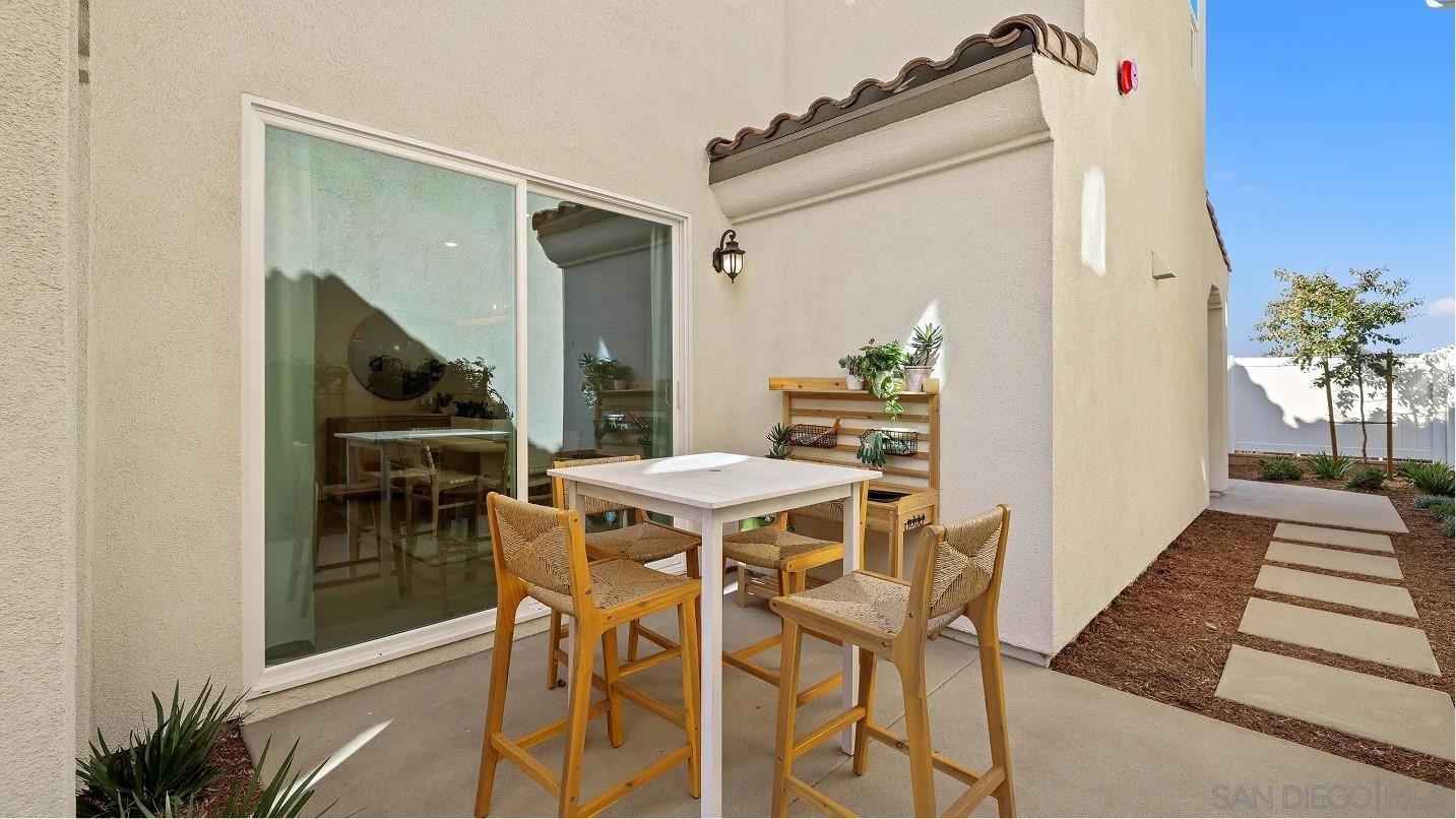 Detail Gallery Image 2 of 22 For 1821  Christiana Ct, Ramona,  CA 92065 - 3 Beds | 2/1 Baths