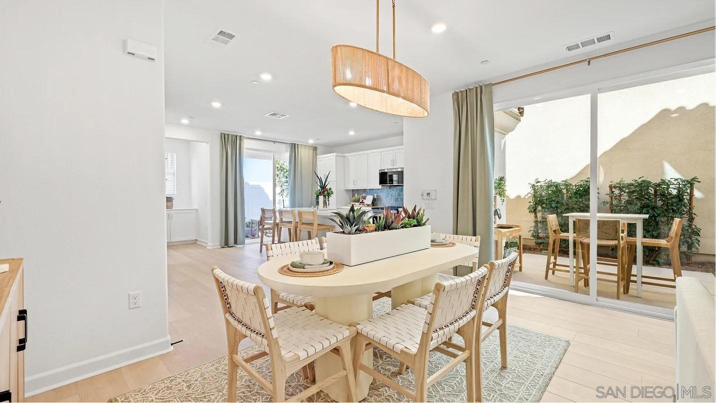 Detail Gallery Image 6 of 22 For 1821  Christiana Ct, Ramona,  CA 92065 - 3 Beds | 2/1 Baths