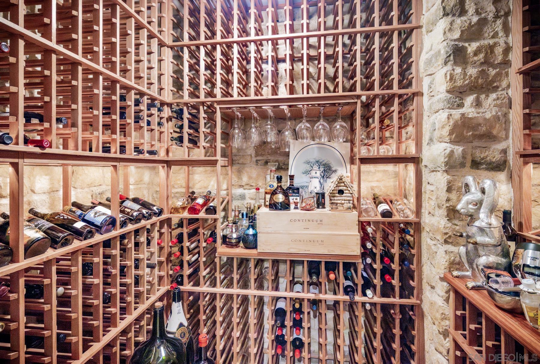 Detail Gallery Image 10 of 39 For 18669  via Catania, Rancho Santa Fe,  CA 92091 - 5 Beds | 5/2 Baths