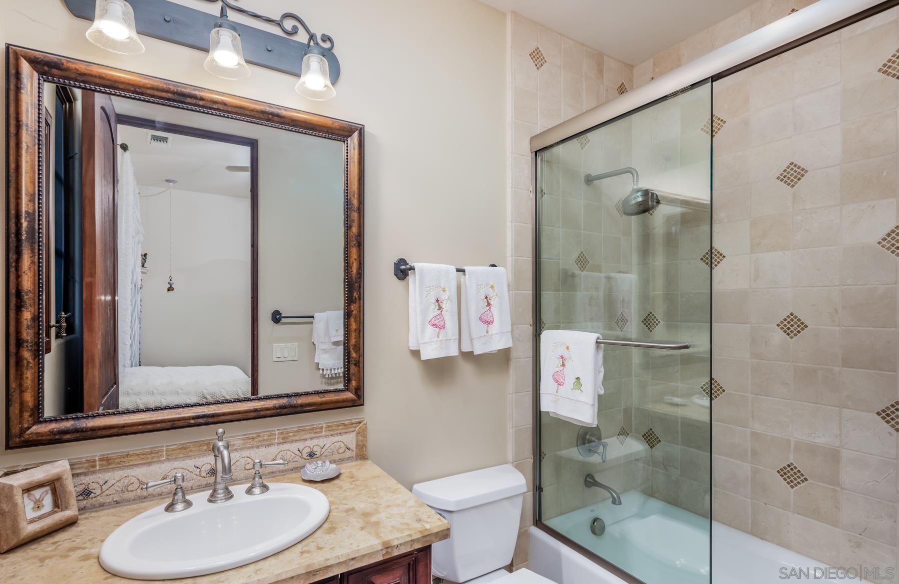 Detail Gallery Image 23 of 39 For 18669  via Catania, Rancho Santa Fe,  CA 92091 - 5 Beds | 5/2 Baths