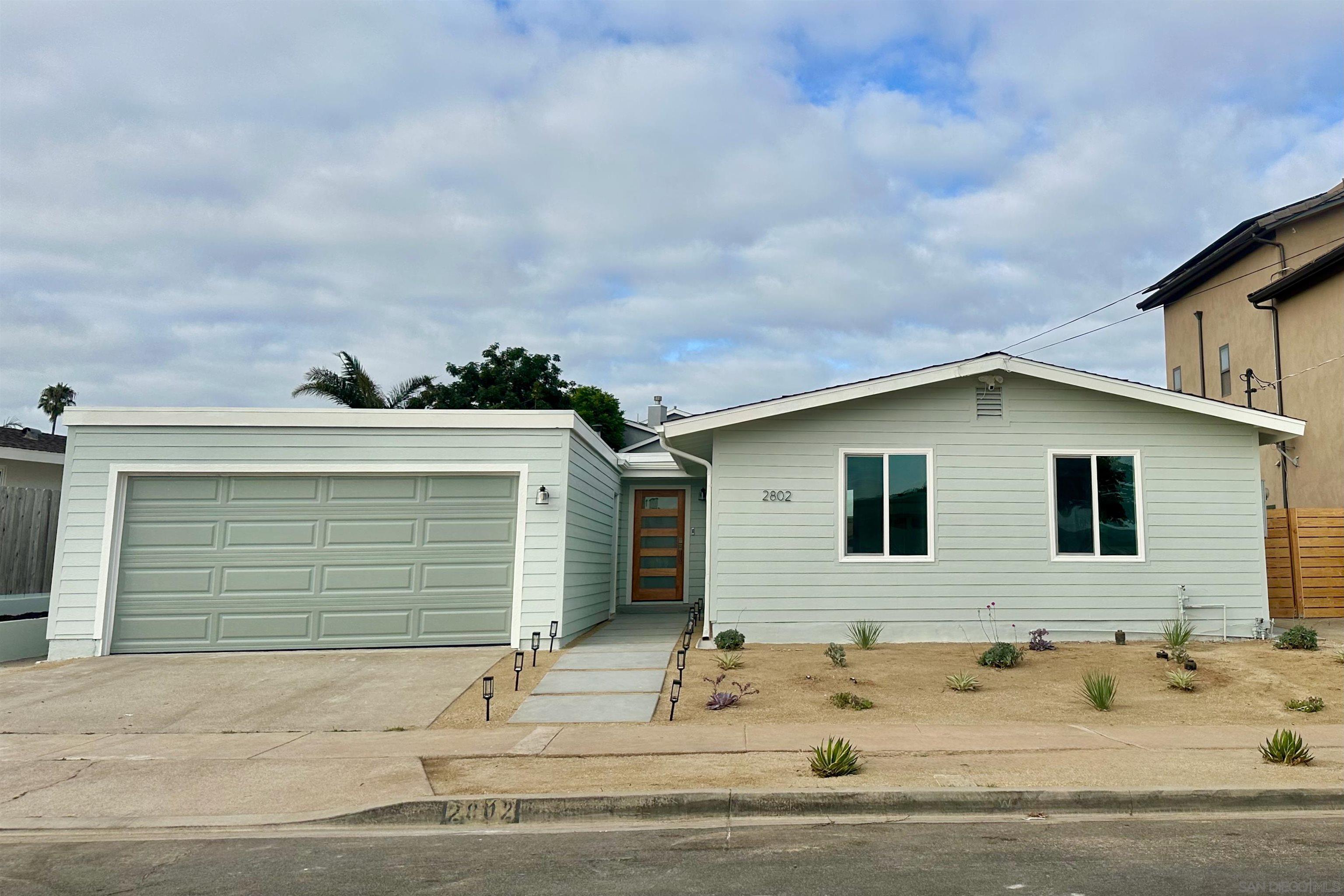 Detail Gallery Image 2 of 33 For 2802  Cowley Way, San Diego,  CA 92110 - 4 Beds | 3 Baths