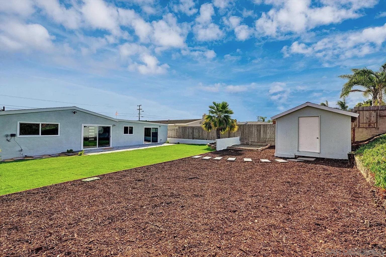 Detail Gallery Image 27 of 33 For 2802  Cowley Way, San Diego,  CA 92110 - 4 Beds | 3 Baths