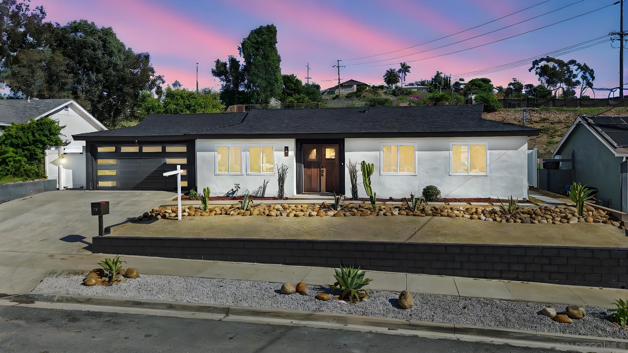 Detail Gallery Image 2 of 36 For 157  Thrasher Way, El Cajon,  CA 92020 - 4 Beds | 2 Baths