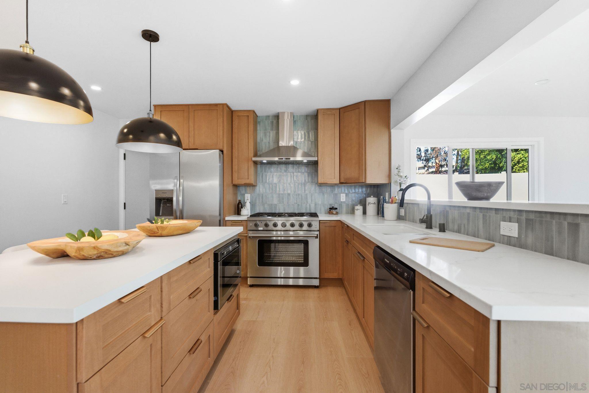 Detail Gallery Image 8 of 36 For 157  Thrasher Way, El Cajon,  CA 92020 - 4 Beds | 2 Baths