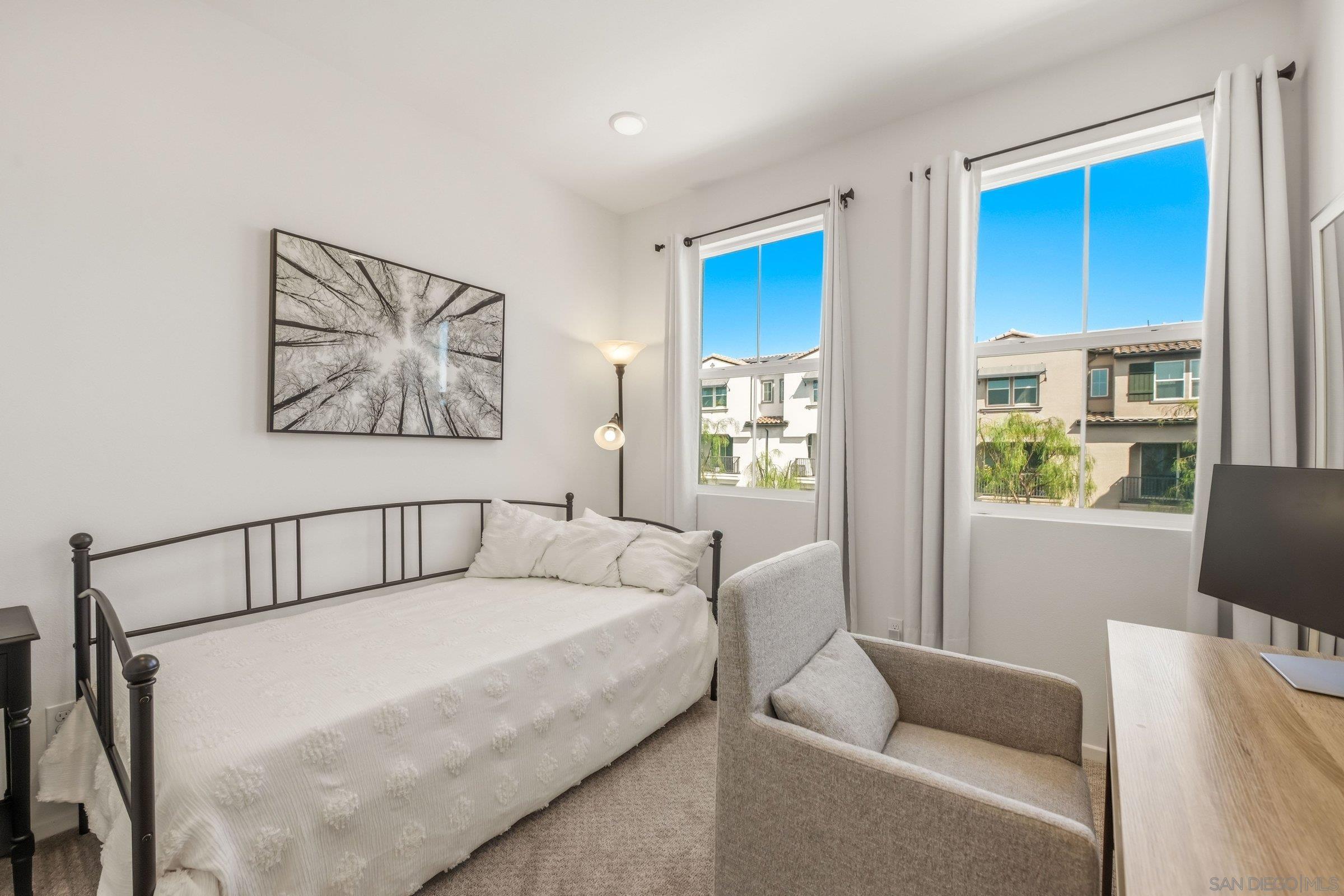 Detail Gallery Image 17 of 25 For 433  Jupiter Gln, Escondido,  CA 92025 - 4 Beds | 3/1 Baths