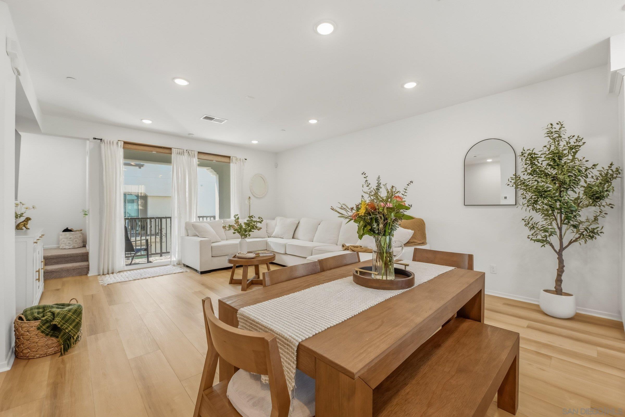 Detail Gallery Image 7 of 25 For 433  Jupiter Gln, Escondido,  CA 92025 - 4 Beds | 3/1 Baths