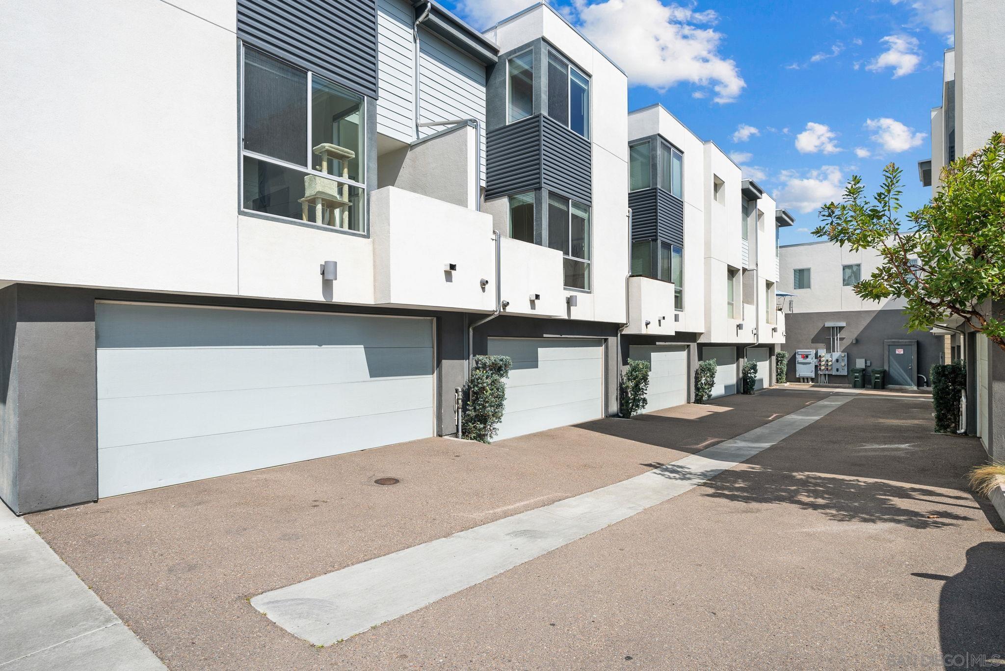 Detail Gallery Image 7 of 7 For 2189  Catalina Blvd, San Diego,  CA 92107 - 3 Beds | 3/1 Baths