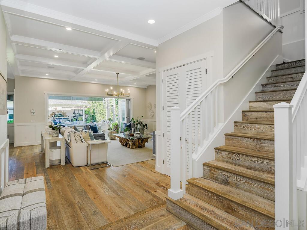 Detail Gallery Image 13 of 68 For 120  I Ave, Coronado,  CA 92118 - 4 Beds | 4/1 Baths