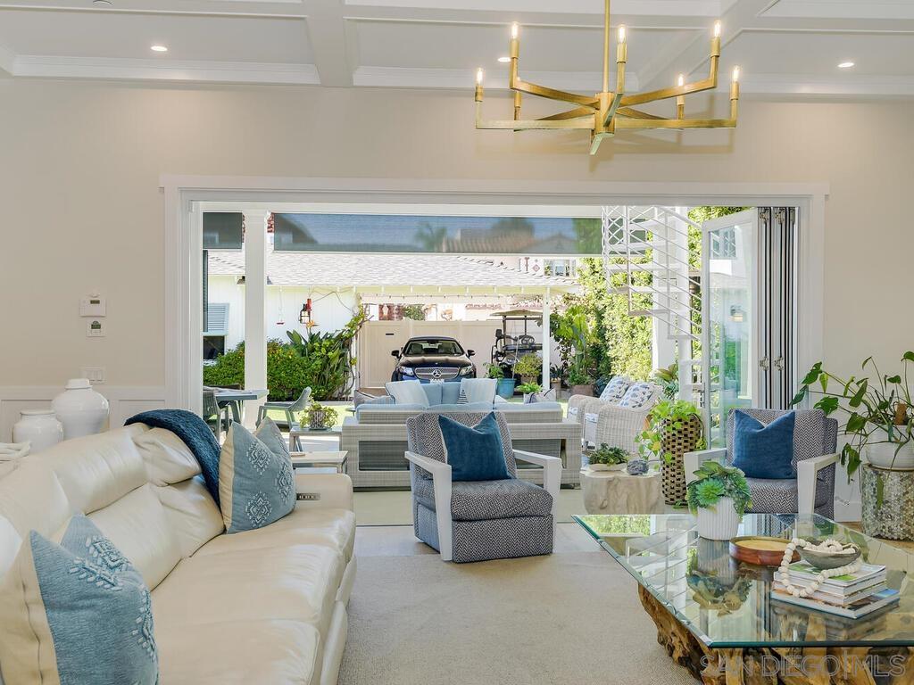 Detail Gallery Image 15 of 68 For 120  I Ave, Coronado,  CA 92118 - 4 Beds | 4/1 Baths